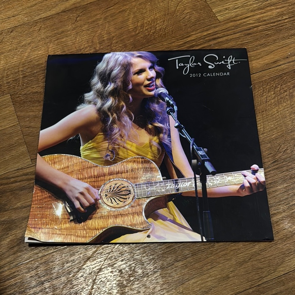 Taylor Swift 2012 Calendar - Black and Brown